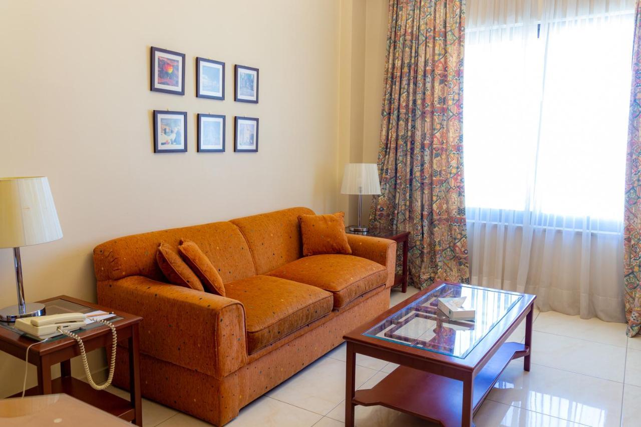 Comfort Hotel Suites Amman Exterior foto