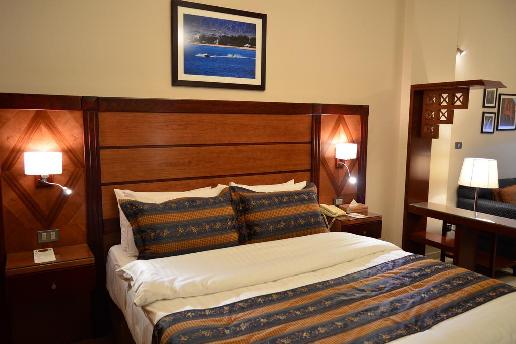 Comfort Hotel Suites Amman Exterior foto